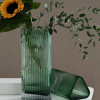 Šiaurės stiklo vaza, skaidrus, žalia kambarį modelis kambario gėlių kompozicijų papuošalai trikampis burną turtingi bambuko lelija